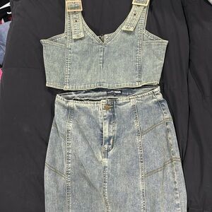 Size Small denim two piece fit
